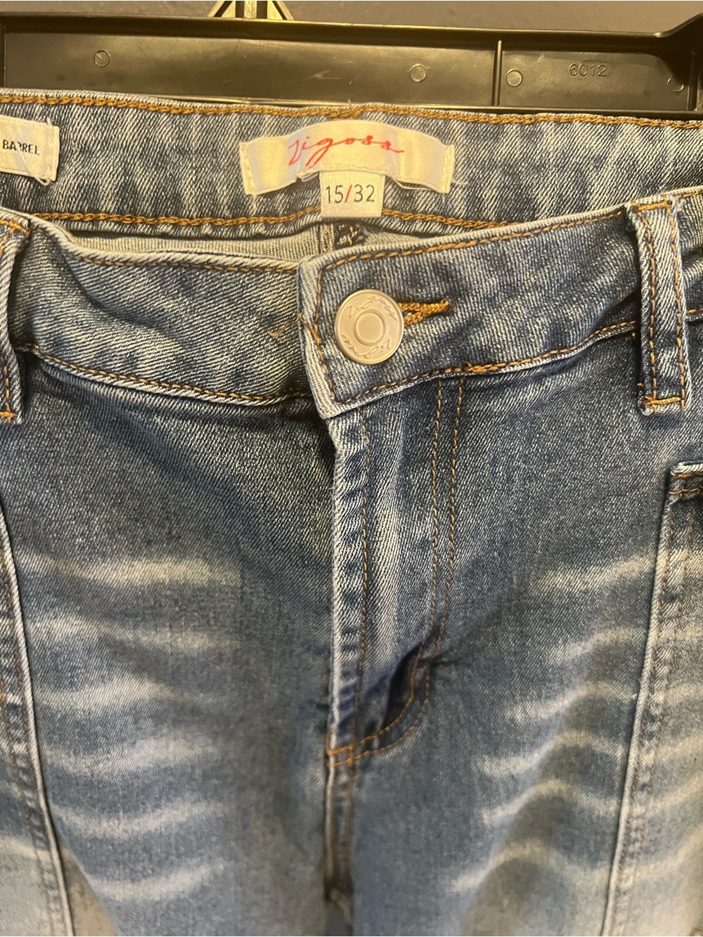 High-Rise Barrel Leg Women’s Jeans in Light Blue - Picture 4 of 7